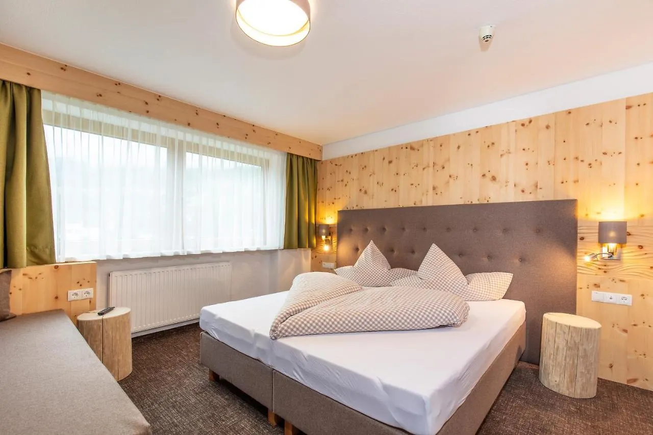 Vizensn Living Hotel Sölden 3*,
