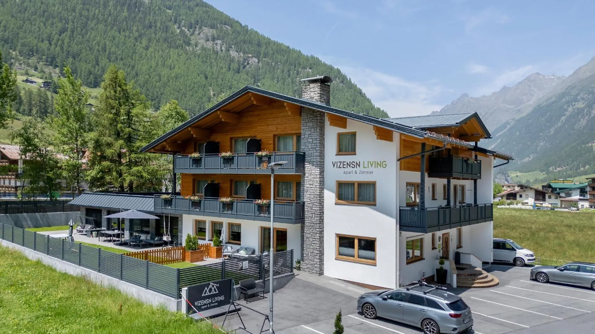 Vizensn Living 3*, Solden Austria