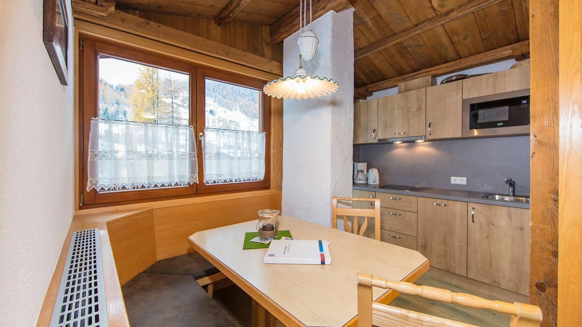 Vizensn Living Guest house